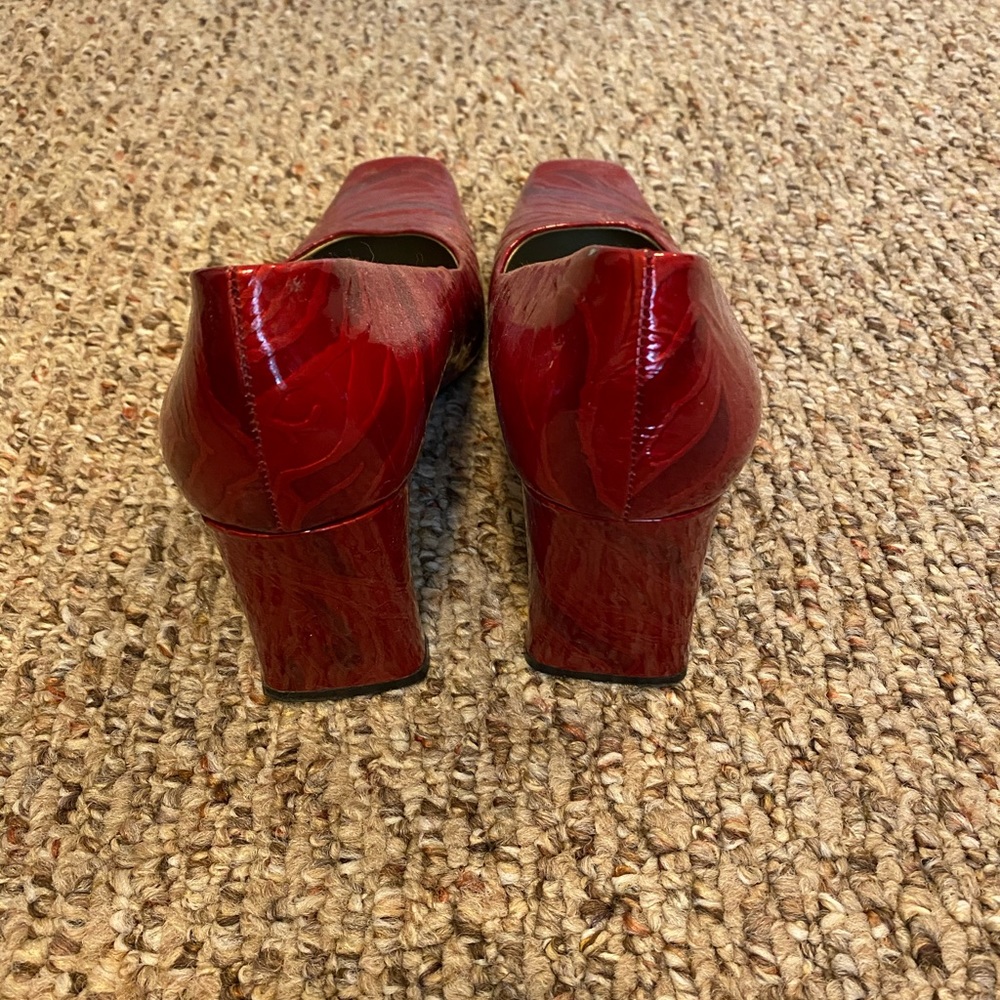 Bellini Red Croc-Embossed Block Heel Pumps - Picture 4 of 5